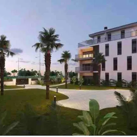 Apartamento Primera Linea De Playa Con Piscina Apartamento *